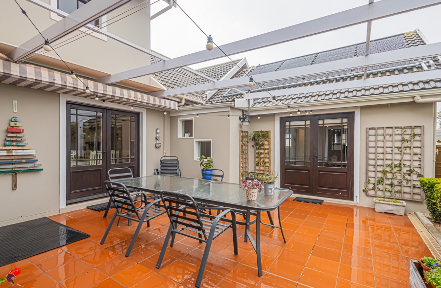 4 Bedroom Property for Sale in Country Club Western Cape